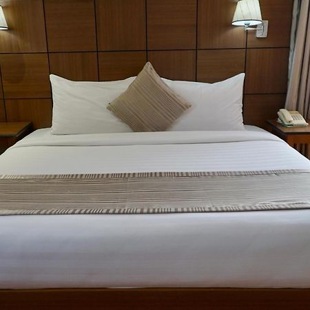 The Pinnacle Hotel And Suites Davao Bagian luar foto