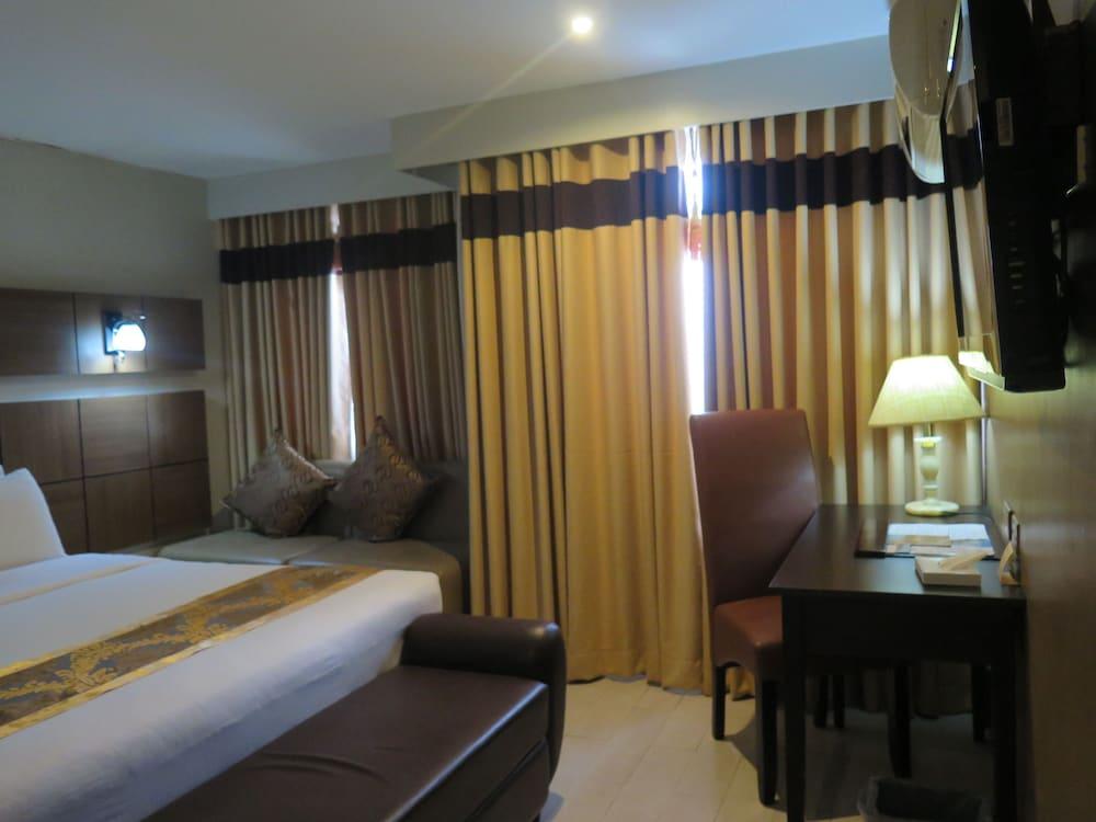 The Pinnacle Hotel And Suites Davao Bagian luar foto