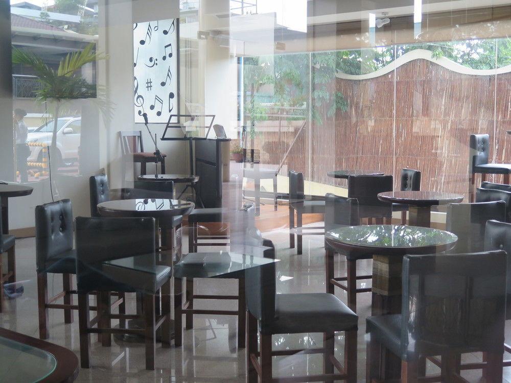 The Pinnacle Hotel And Suites Davao Bagian luar foto