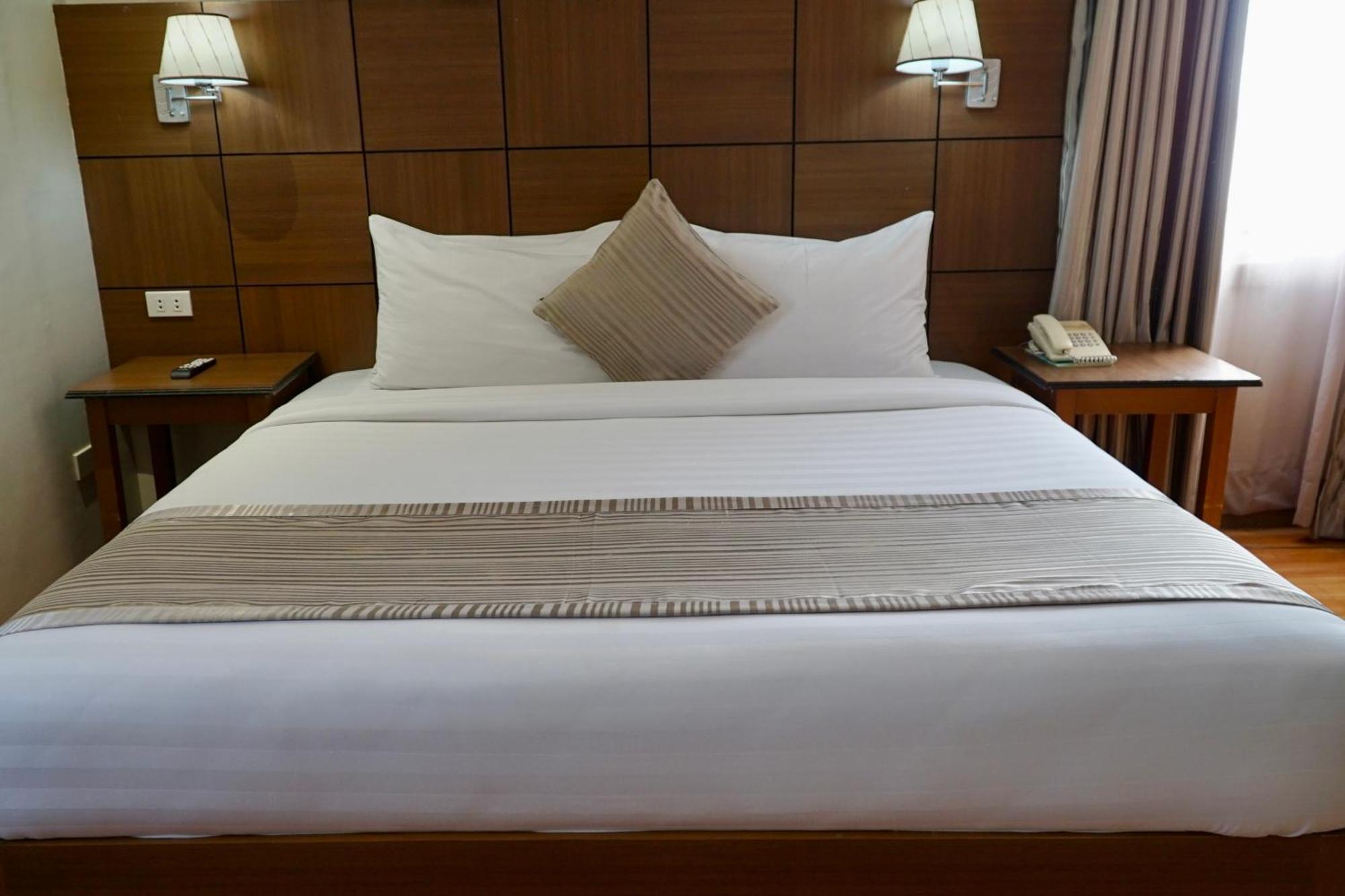 The Pinnacle Hotel And Suites Davao Bagian luar foto