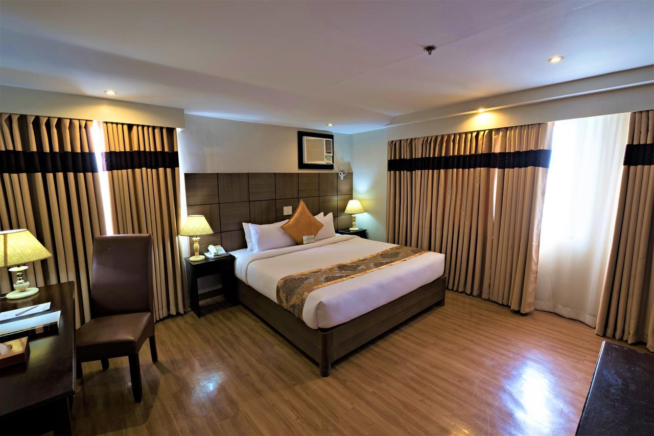 The Pinnacle Hotel And Suites Davao Bagian luar foto
