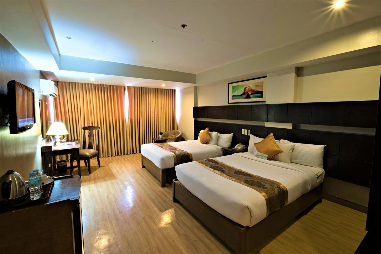 The Pinnacle Hotel And Suites Davao Bagian luar foto