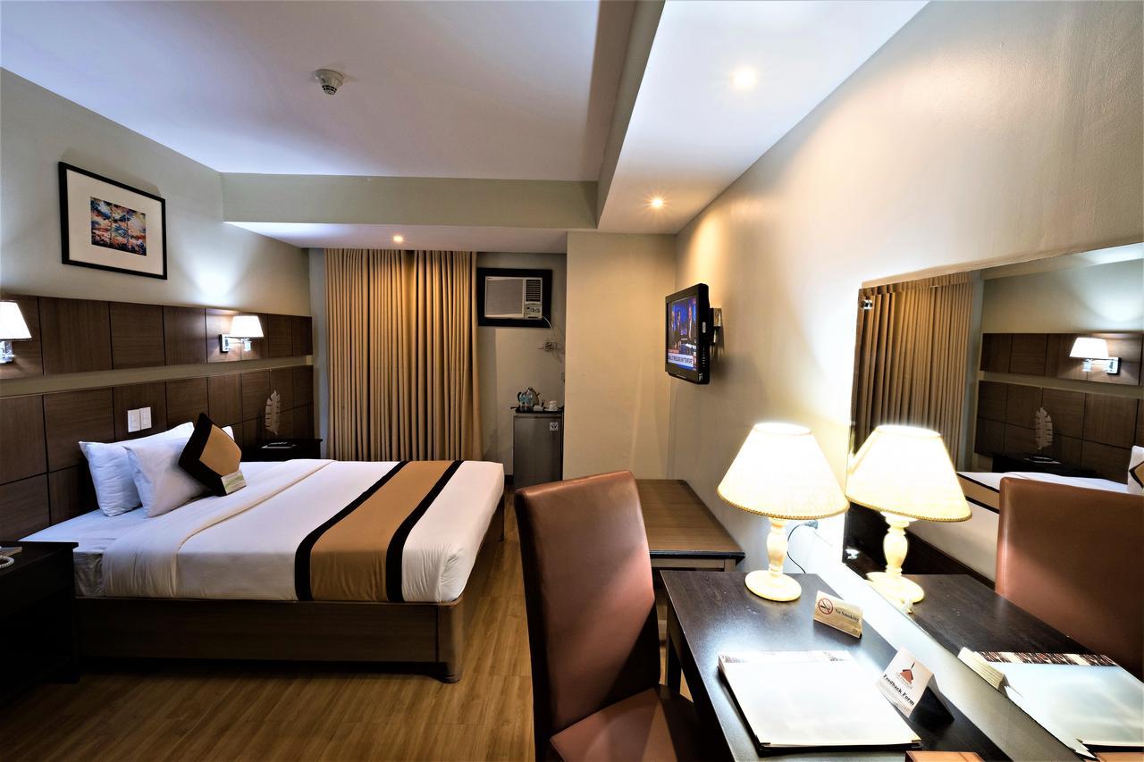 The Pinnacle Hotel And Suites Davao Bagian luar foto