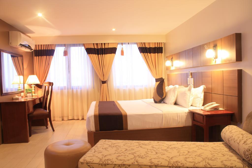 The Pinnacle Hotel And Suites Davao Bagian luar foto