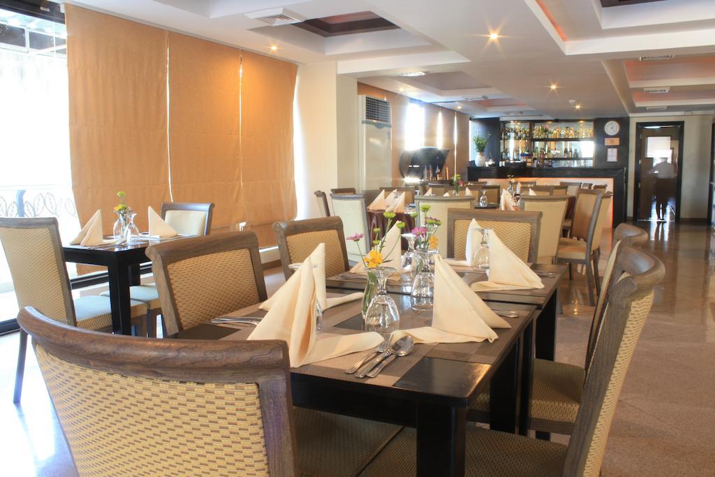 The Pinnacle Hotel And Suites Davao Bagian luar foto