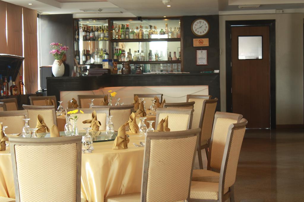 The Pinnacle Hotel And Suites Davao Bagian luar foto